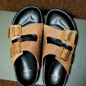 Givenchy Birkenstocks Rose Gold Sandals 💫